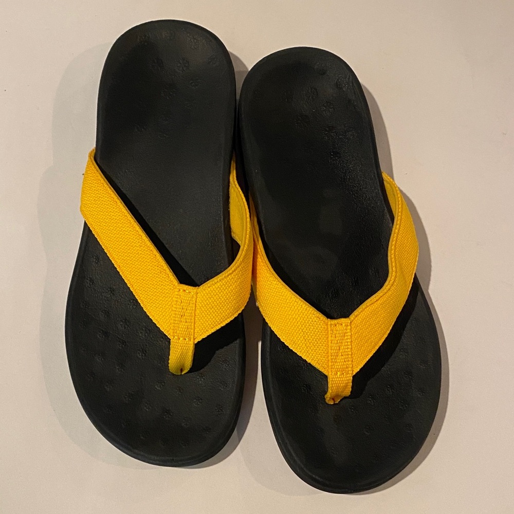 Vibrant Yellow Women's Sandals size 8
513
